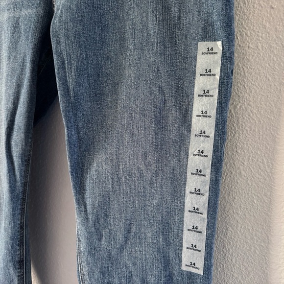 Casual Chic Old Navy Boyfriend Jeans Relaxed Fit Kelsey Denim Size 14 NEW - Picture 5 of 16